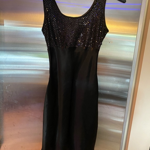 New  black satin dress - Picture 2 of 6